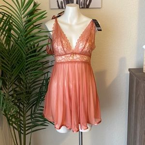 ‼️Closet Clear Out‼️ NWT Rachel Roy Lace and Sheer Slip Lingere with Tho…